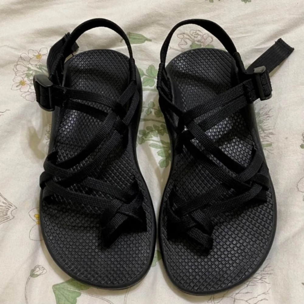 Women’s Black ZX/2 Chacos